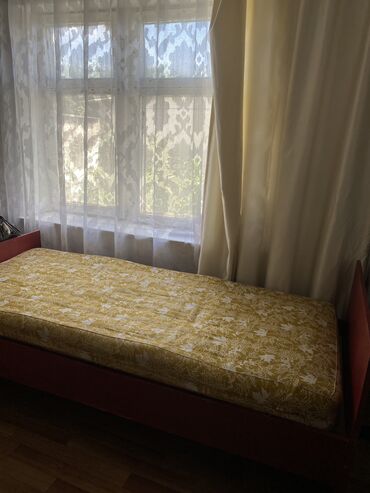 односпальная диван: Бир кишилик Керебет, Колдонулган
