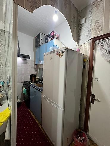 Кыймылсыз мүлк: Продаю гост.типа комната находится 2мик. жилдома локация очень хорошая — 6