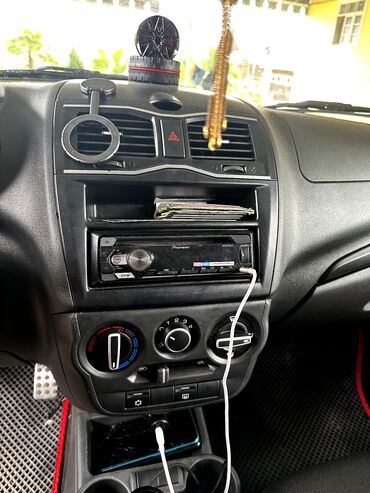 VAZ (LADA): VAZ (LADA) Granta: 1.6 l | 2024 il 28000 km Sedan — 8