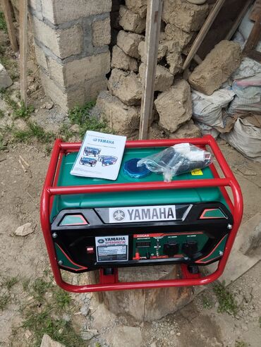 generatorlar: Yeni və orijinal qablaşdırmasında olan Yamaha YG2000W generatoru. Bu