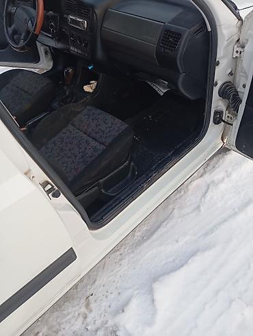 Volkswagen: Volkswagen Golf: 1994 г., 1.8 л, Механика, Бензин, Хэтчбэк at lalafo.kg — 6 Volkswagen: Volkswagen Golf: 1994 г., 1.8 л, Механика, Бензин, Хэтчбэк — 6