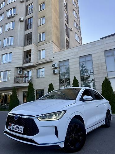 э 2: BYD E3: 2020 г., Автомат, Электромобиль, Седан — 1