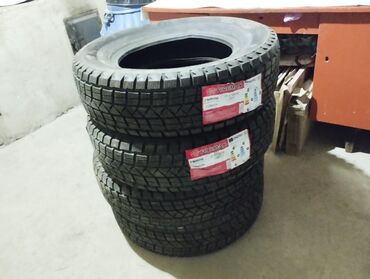 все авто: Покрышка сатылат. Нарында. 5000с. 
215/70 R16