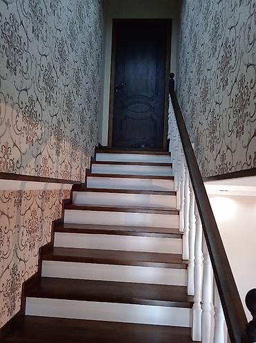 Деревянные лестницы: Деревянная лестница Для дома, Бесплатный замер, Вид дерева: Сосна, Форма лестницы: Много-маршевая, Стиль: Классический — 18