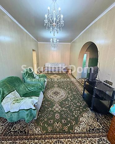 Продажа коттеджей и домов: 🏠Продается дом в с. Сокулук, от трассы 1,5 км. 🟡Комнаты: 7 🟡Участок — 10