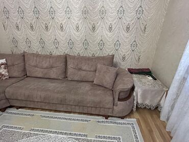 Çarpayılar: Salam uqlavoy divan yaxşı vəziyyətdədi qirigdan sokuydən cirixdan