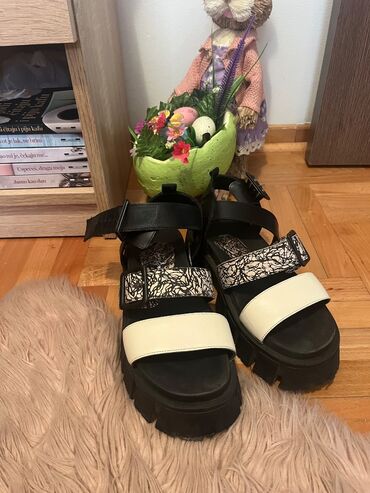 nike foam force 1: Mona kozne original sandale 2500 djn preudibne