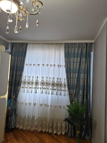 qarmoşqa pərdələr: İşlənmiş, Pərdə, rəng - Mavi, Ünvandan götürmə, Ödənişli çatdırılma