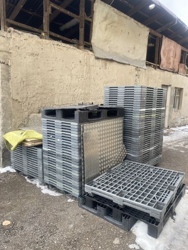 покупка и продажа угля в бишкеке: Пластиковый поддон полёт продается цена за штук адрес Бишкек /