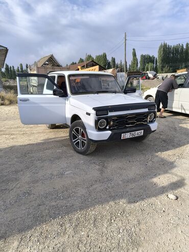 куплю машину в расрочку: ВАЗ (ЛАДА) 4x4 Niva: 2008 г., 1.7 л, Механика, Бензин, Жол тандабас