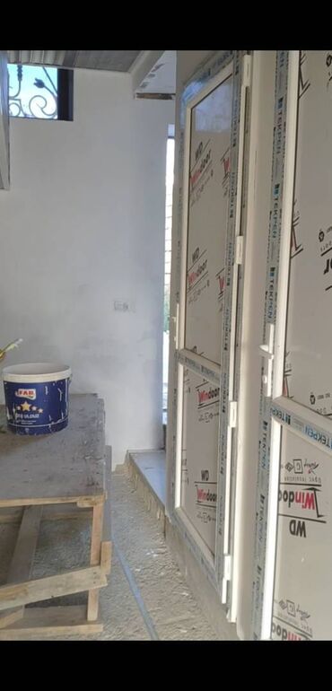 Mağazalar: Tam təmirli sanuzelli mətbəxi olan yaşayışlı ərazinin girişində — 12