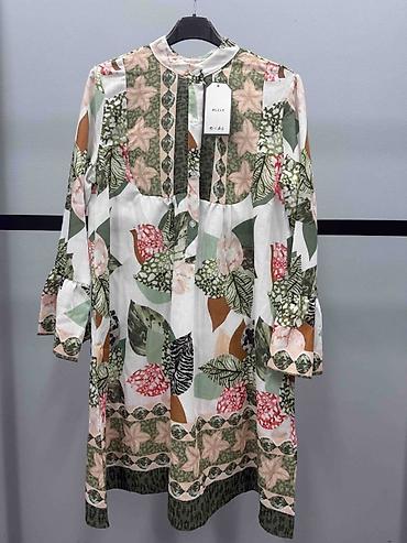 mango cizme: Haljina sa floralnim printom – lepršava i udobna
1900 din
S M L Xl — 2