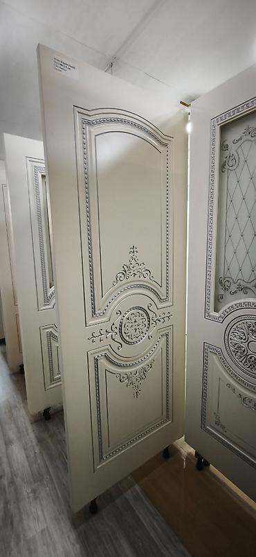 zal qapıları: Klassik üslubda interyer qapısı - Material: MDF əsaslı, ağ/krem — 1
