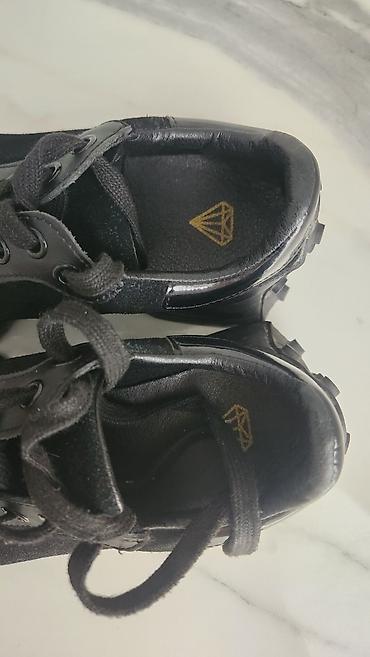 Кроссовки и спортивная обувь: Набор обуви: 1) Кроссовки черные - Универсальные, низкие - Верх — 8