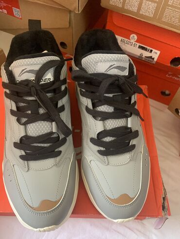 оригинальная обувь: Мужские зимние кроссовки от Li-Ning, оригинал, новые, размер 42