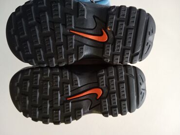 Gležnjače: Gležnjače, Nike, Veličina - 22 na lalafo.rs — 15 Gležnjače: Gležnjače, Nike, Veličina - 22 — 15