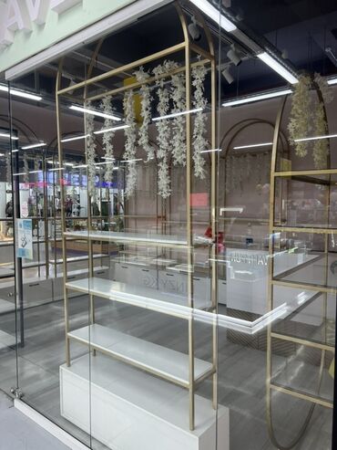 полка для хлеб: Торговое оборудование для магазина/островка Состав: - Напольные
