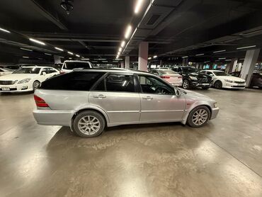 дополнительное освещение на авто: Серебристый универсал Honda Accord с обтекаемым дизайном. Модель