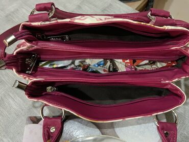 Çantalar: Gənc xanımlar üçün həm çiyindən asmalı, həm də əldə tutulacaq — 5