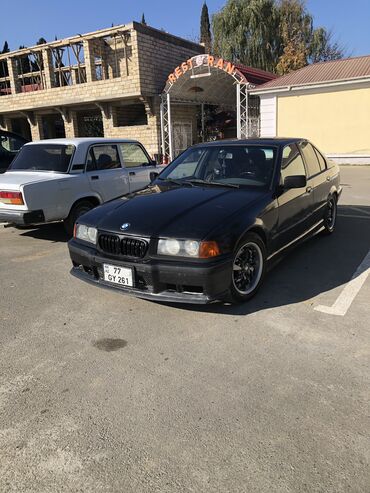 BMW: BMW 320: 2 l | 1993 il Sedan