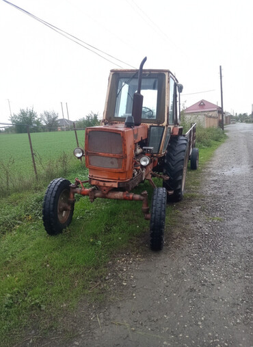 Traktorlar: Traktor – kabinəli, arxa qoşqu çəkmək üçün yedəyi ilə - Marka/model — 6