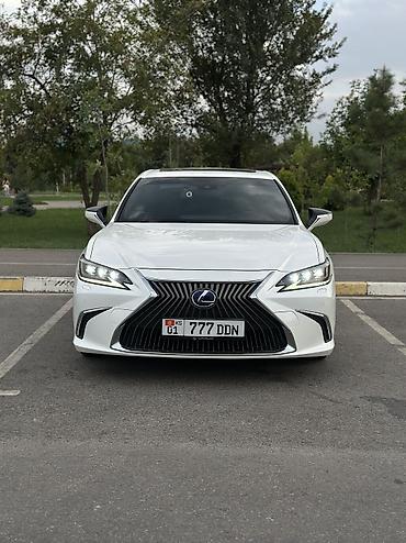 Lexus: Lexus ES: 2019 г., 2.5 л, Вариатор, Гибрид, Седан — 2