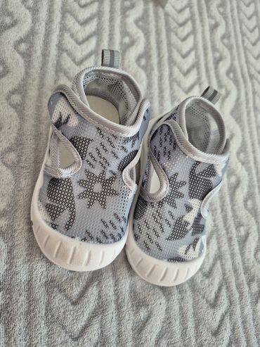 Sandale: Dečje sandale/patike za bebe – siva/bela kombinacija Veličina 21-22 - — 1