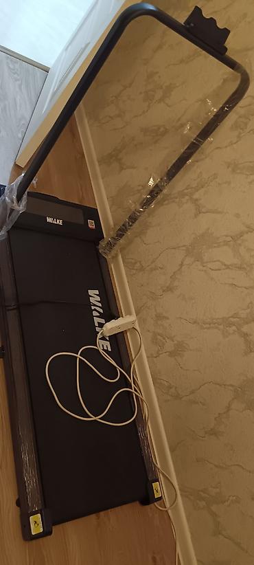 treadmill: WALKEE yürüş/qaçış trenajoru - Kompakt, ev və ofis üçün uyğun dizayn — 1