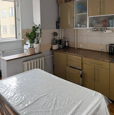 трех комнатные квартира куплю серии 105: 2 комнаты, 75 м², 106 серия улучшенная, 3 этаж, Косметический ремонт