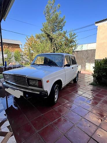 turbo az mercedes vito: VAZ 2107, ağ rəng, sedan gövdə. Əsas xüsusiyyətlər: - Mühərrik — 1