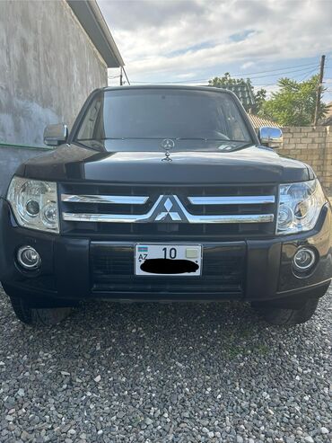 arx açan: Mitsubishi Pajero (IV nəsil) SUV - Gövdə: 5 qapılı, qara rəng, tam
