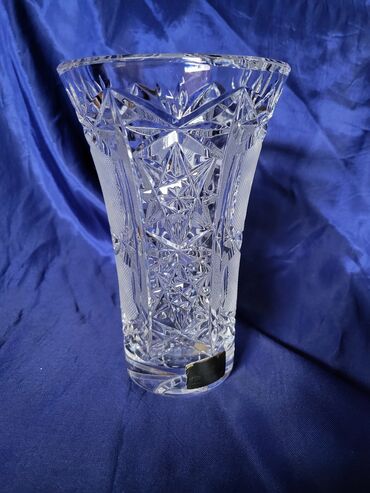 Vaze i saksije: Vaza, Novo — 8