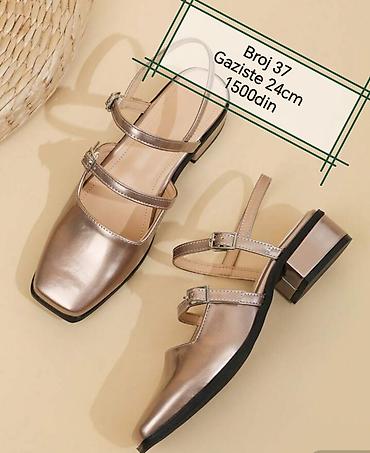 ugg kucne papuce: Predstavljamo ženske sandale sa četvrtastim vrhom i petom, elegantnog — 1