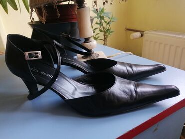 crna cipkana haljina i cipele: Salonke, 41