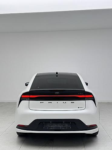 2023: Toyota Prius: 2023 г., 2 л, Вариатор, Гибрид, Лифтбек — 6