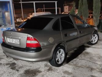 İnformatika: Opel Vectra: 1.6 l | 1996 il 300000 km Universal