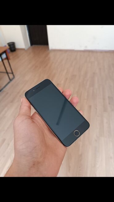 Apple iPhone: IPhone 6, < 16 ГБ, Серебристый, Беспроводная зарядка