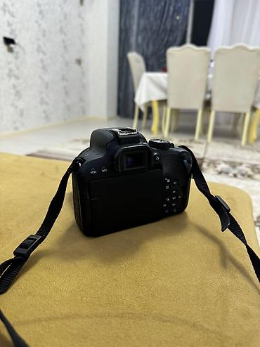 Fotokameralar: EOS 800D EF-S 18-55 IS STM Fotoaparat 650 azn-ə satılır.Demək olar — 9
