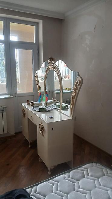 Yataq otağı mebel dəsti - Klassik üslubda dizayn: krem və qızılı
