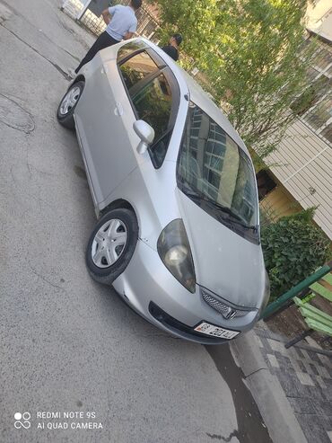 бампер фит передний: Honda Fit: 2002 г., 1.3 л, Вариатор, Бензин