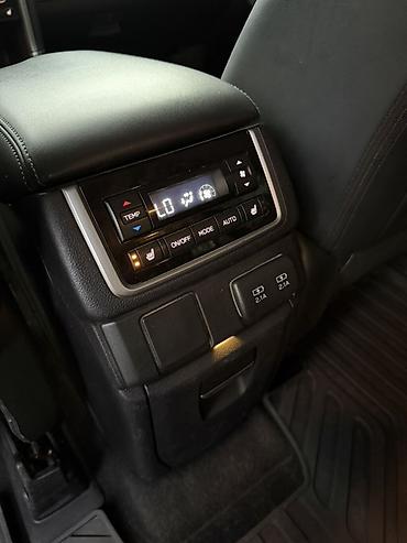 Subaru: Subaru Ascent: 2019 г., 2.4 л, Вариатор, Бензин, Кроссовер — 11
