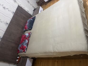 2 спальная кровать: Двуспальная кровать, 2 тумбы