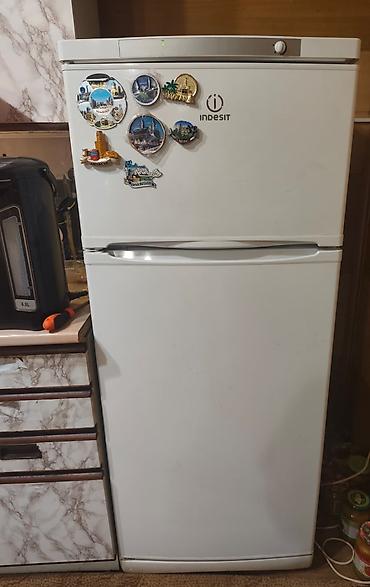 лёд лампы: Холодильник Indesit, Б/у, Двухкамерный — 1