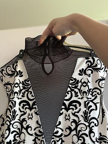 mango sandale: Elegantna midi haljina sa baršunastim žakard aplikacijama - Kroj — 2