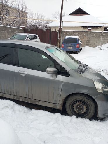 Honda: Honda Fit: 2004 г., 1.3 л, Вариатор, Бензин