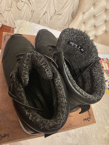 Botinkalar: Qış üçün kişi botları - Rəng: qara - Material: dərili üst hissə - — 3