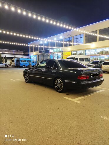 Mercedes-Benz: Mercedes-Benz E 200: 2 l | 2000 il Sedan — 7