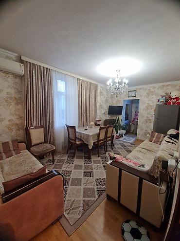 Mənzillər: 1-in 2-yə düzəlmə mənzil –Abşeron r. Xırdalan ş. təzə bazarın və — 1