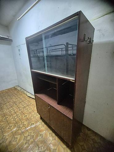 Шифоньеры, шкафы для одежды: Шкафы деревянные. Цены от 700 сом до 2000 сом. Пишите номер фото — 7