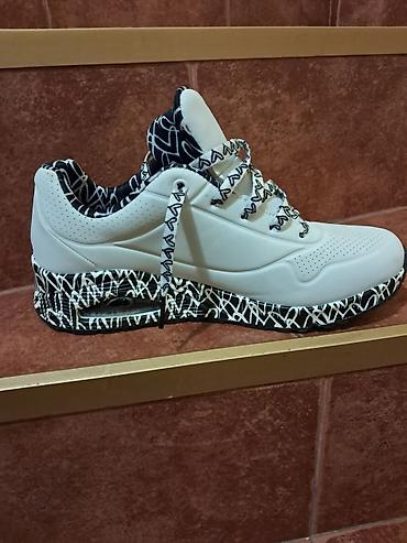 kupi lil solid bosna: Skechers patike – model s potpisom M. Maddox - Boja: bela sa — 2